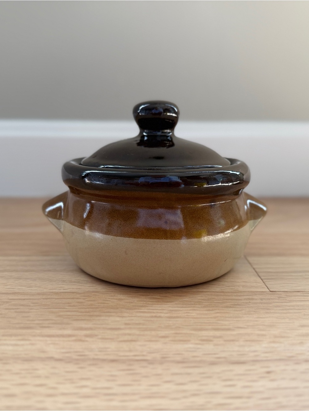 Vintage Two-Tone Stoneware Mini Bean Pot with Lid | 1.5 Cup (12 oz) Crock